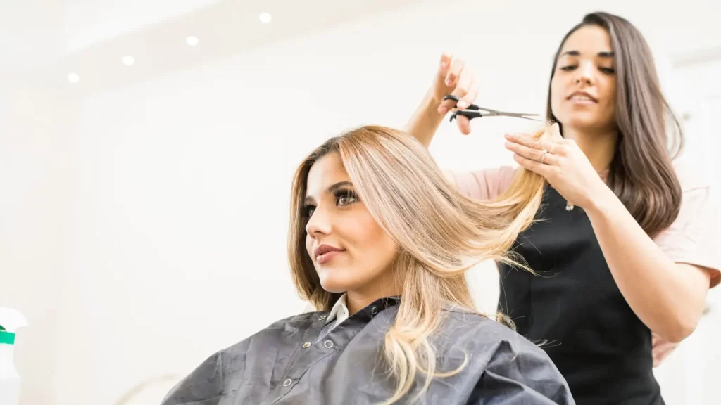 ما هي أفضل مواعيد قص الشعر لشهر أغسطس/آب 2024؟ إليك التفاصيل بالكامل